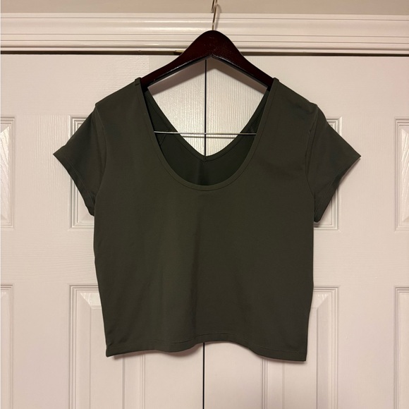 Under Armour Women's V-Neck Crop Top - Picture 2 of 6